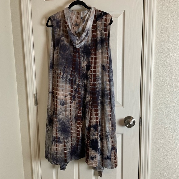 Coin 1804 Woman’s Tie-Dye Sleeveless Duster Vest Size 1X - Picture 10 of 13